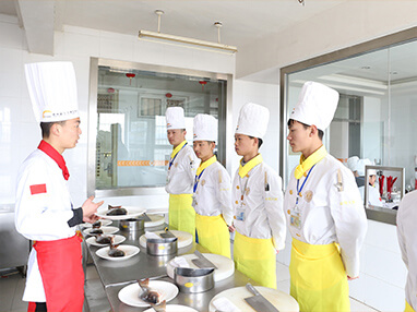 �ɶ��¶����Ľ�ѧ����_�ɶ��¶������ѧУ