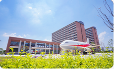 �¶���У԰����