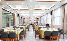 �¶���У԰����