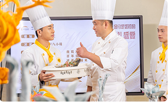 �ɶ��¶���ѧУ���˽�ѧ������8��ͼ