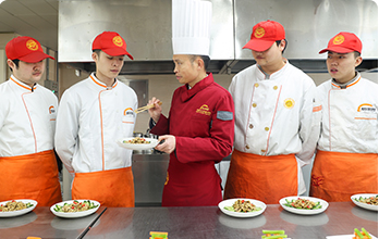 �ɶ��¶������ѧУ�����ʦ�����ް�