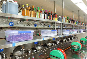 �ɶ��¶������ѧУ���豸ͼ