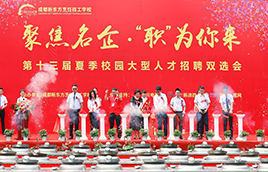 ��У����