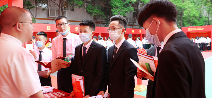 ÿ������ҵ��У��Ƹ