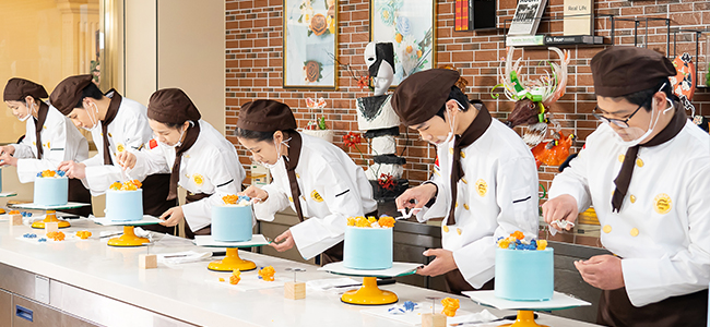 �ɶ��¶������ѧУ